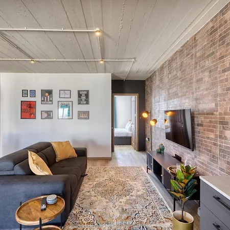 New & Unique 1br Unit In By Sf Homes Lägenhet